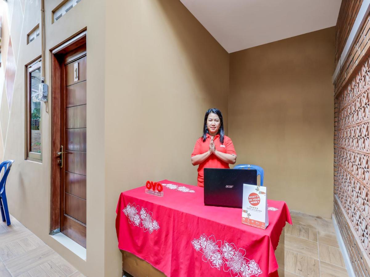 Oyo 90095 Indah Homestay Syariah Kejayan Екстериор снимка