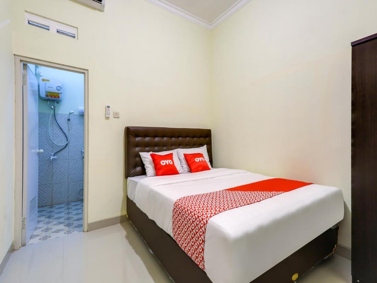 Oyo 90095 Indah Homestay Syariah Kejayan Екстериор снимка