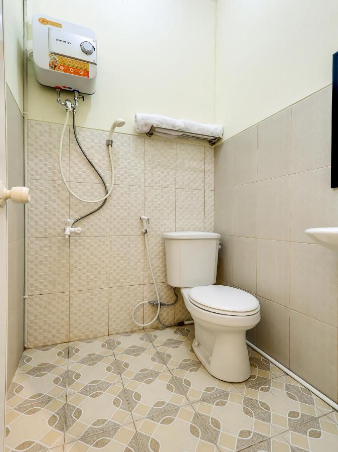 Oyo 90095 Indah Homestay Syariah Kejayan Екстериор снимка
