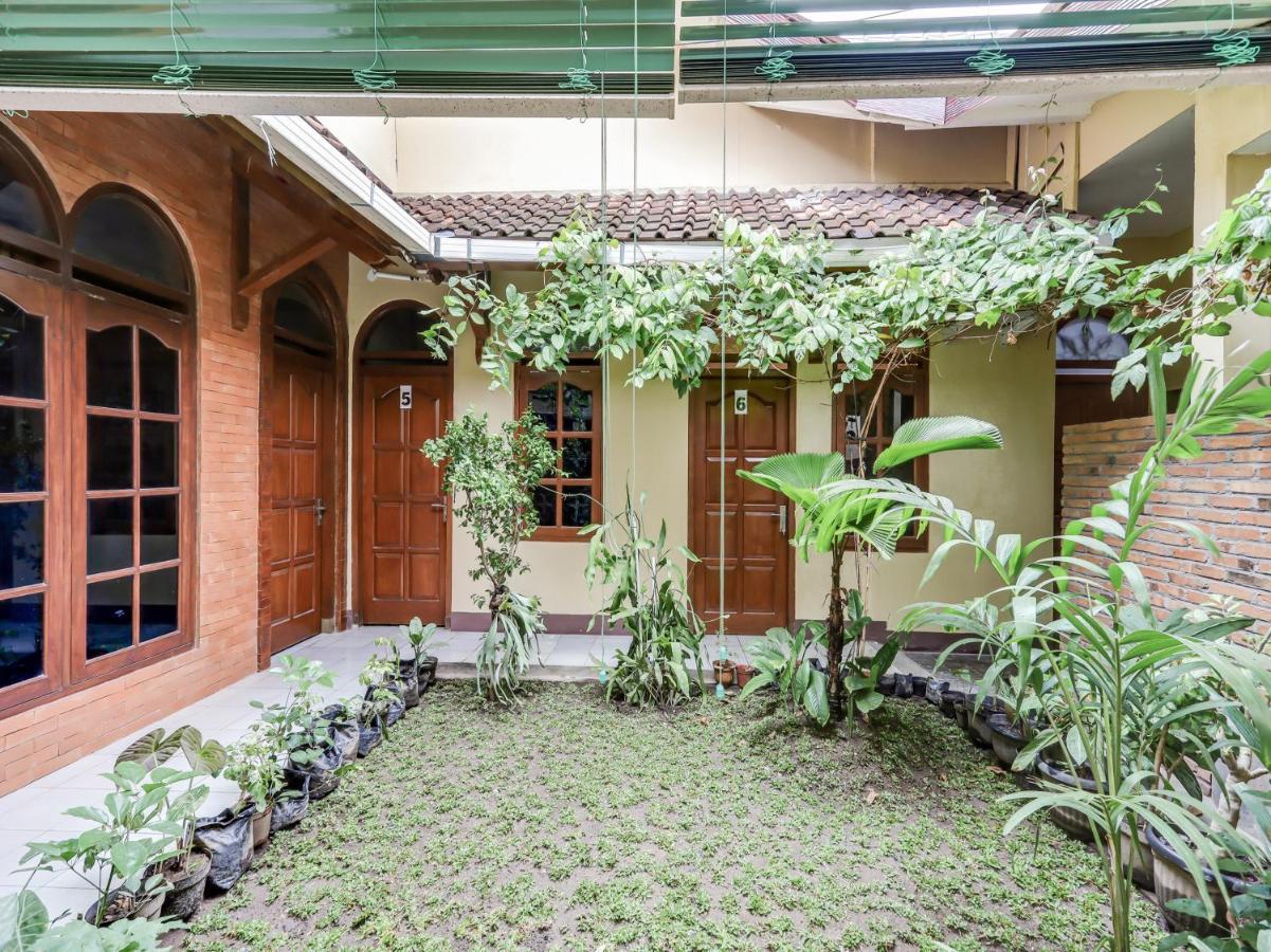 Oyo 90095 Indah Homestay Syariah Kejayan Екстериор снимка