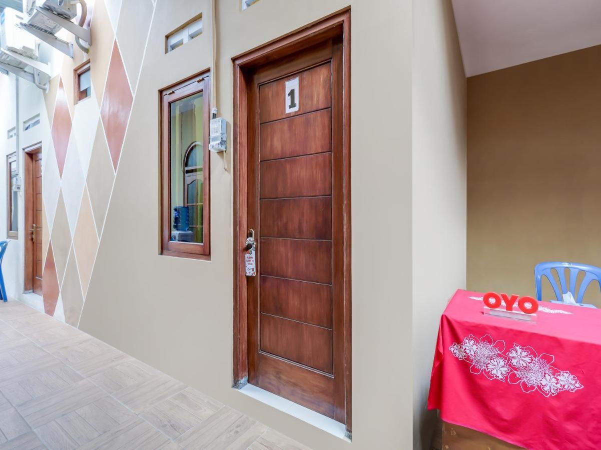 Oyo 90095 Indah Homestay Syariah Kejayan Екстериор снимка
