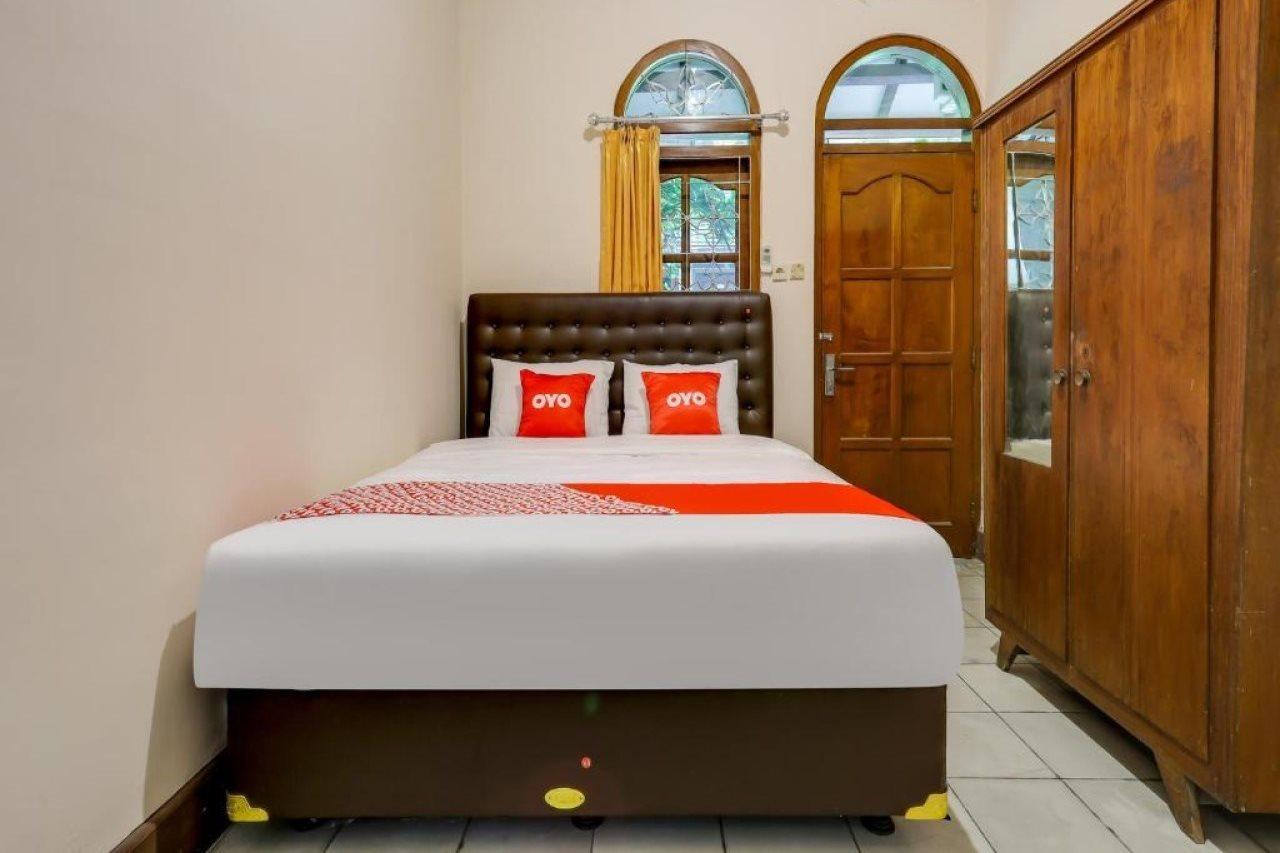 Oyo 90095 Indah Homestay Syariah Kejayan Екстериор снимка