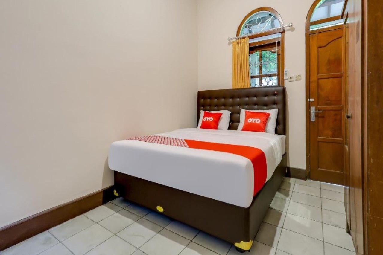 Oyo 90095 Indah Homestay Syariah Kejayan Екстериор снимка